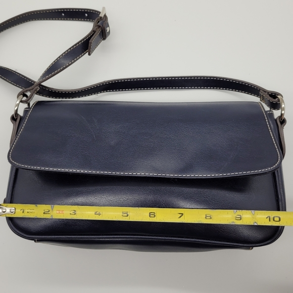 VILLAGER by LIZ CLAIBORNE | faux leather contrasting stitch shoulder bag purse - Picture 11 of 13